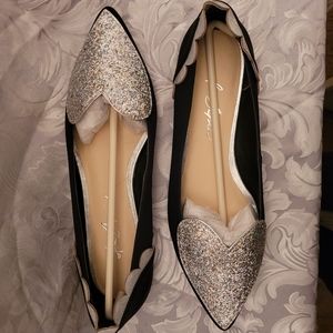 New Isa Tapia Clement Heart Sequined Pointed Toe Loafers